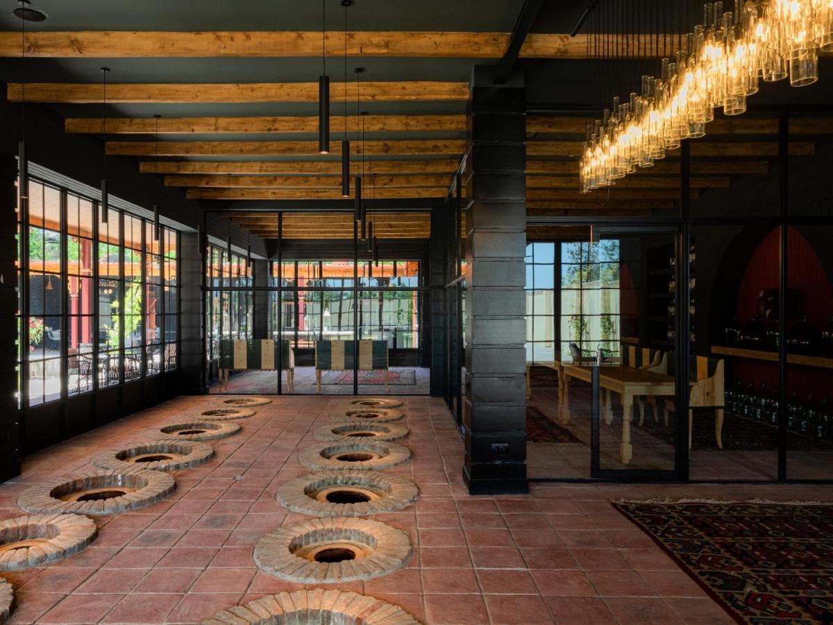 Esquisse Design Hotel Telavi Bagian luar foto